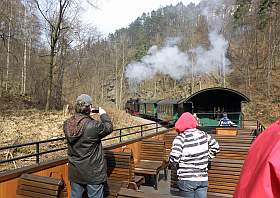 Erlebnis Fahrt mit der Schmalspurbahn, der Weißeritztalbahn, durch den Rabenauer Grund.