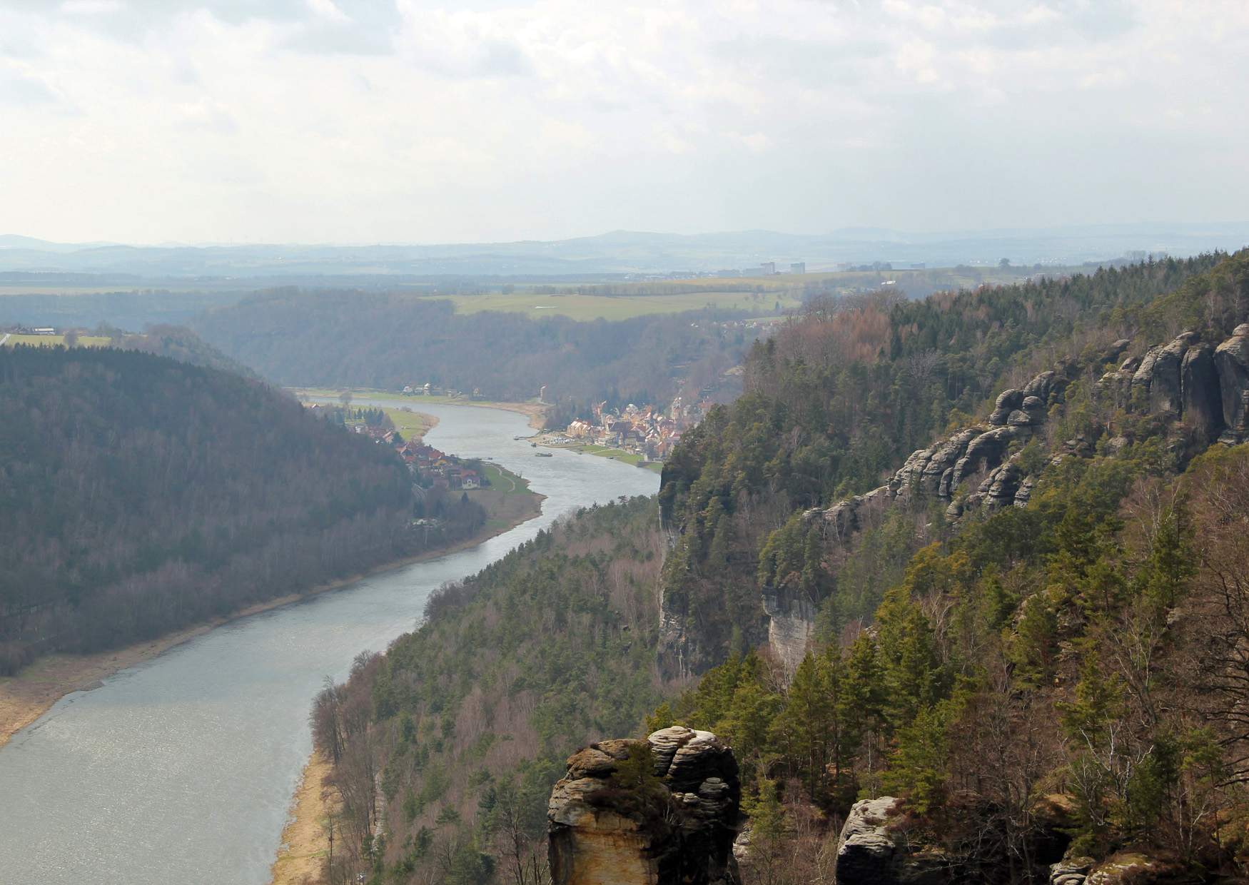 Blick von der Bastei ins Elbtal