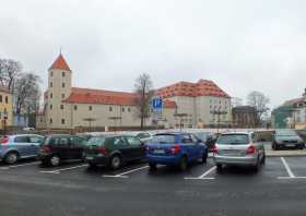 Freiberg kleiner Parkplatz am Schloss Freudenstein