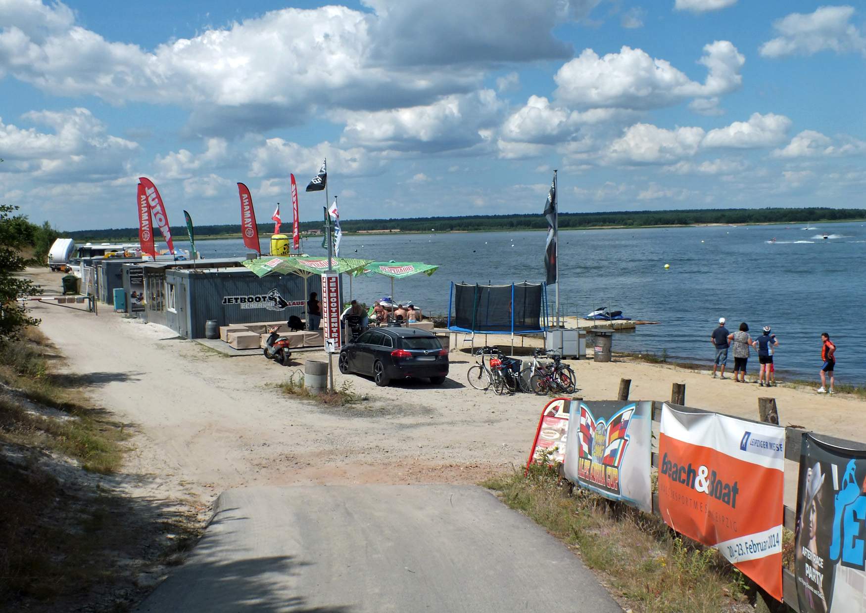 Strand am Hafen in Geierswalde - Das Wassersport Zentrum