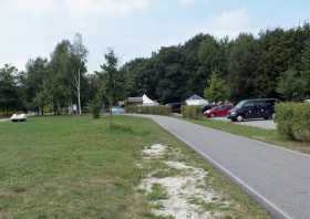 Radweg um den Dreiweiberner See am Strand Weißkollm mit Imbiss