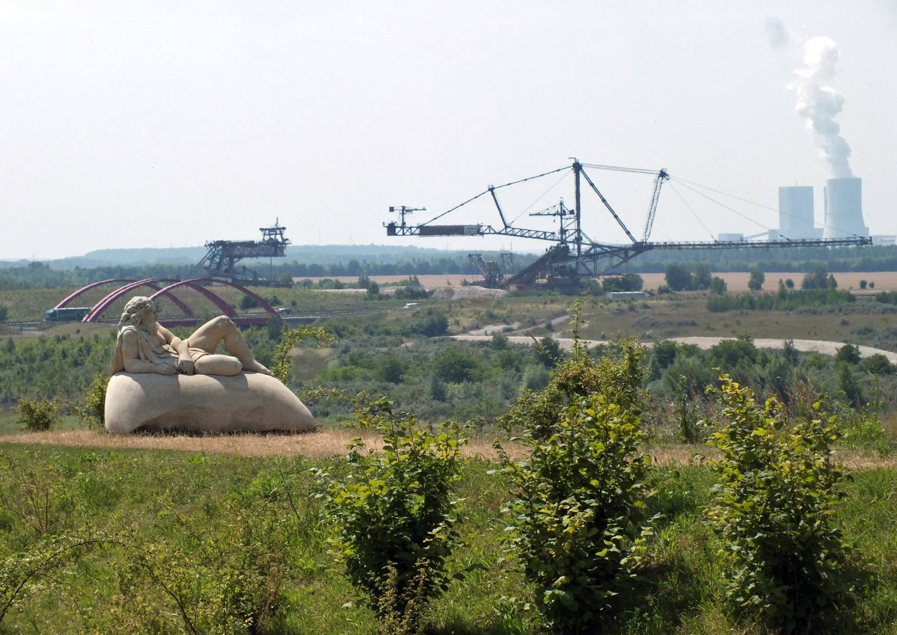 Blick Bergbau Technik Park von Auenhain am Markkleeberger See