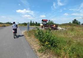 Rastplatz am Radweg um den Markkleeberger See