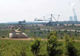 Blick Bergbau Technik Park von Auenhain am Markkleeberger See