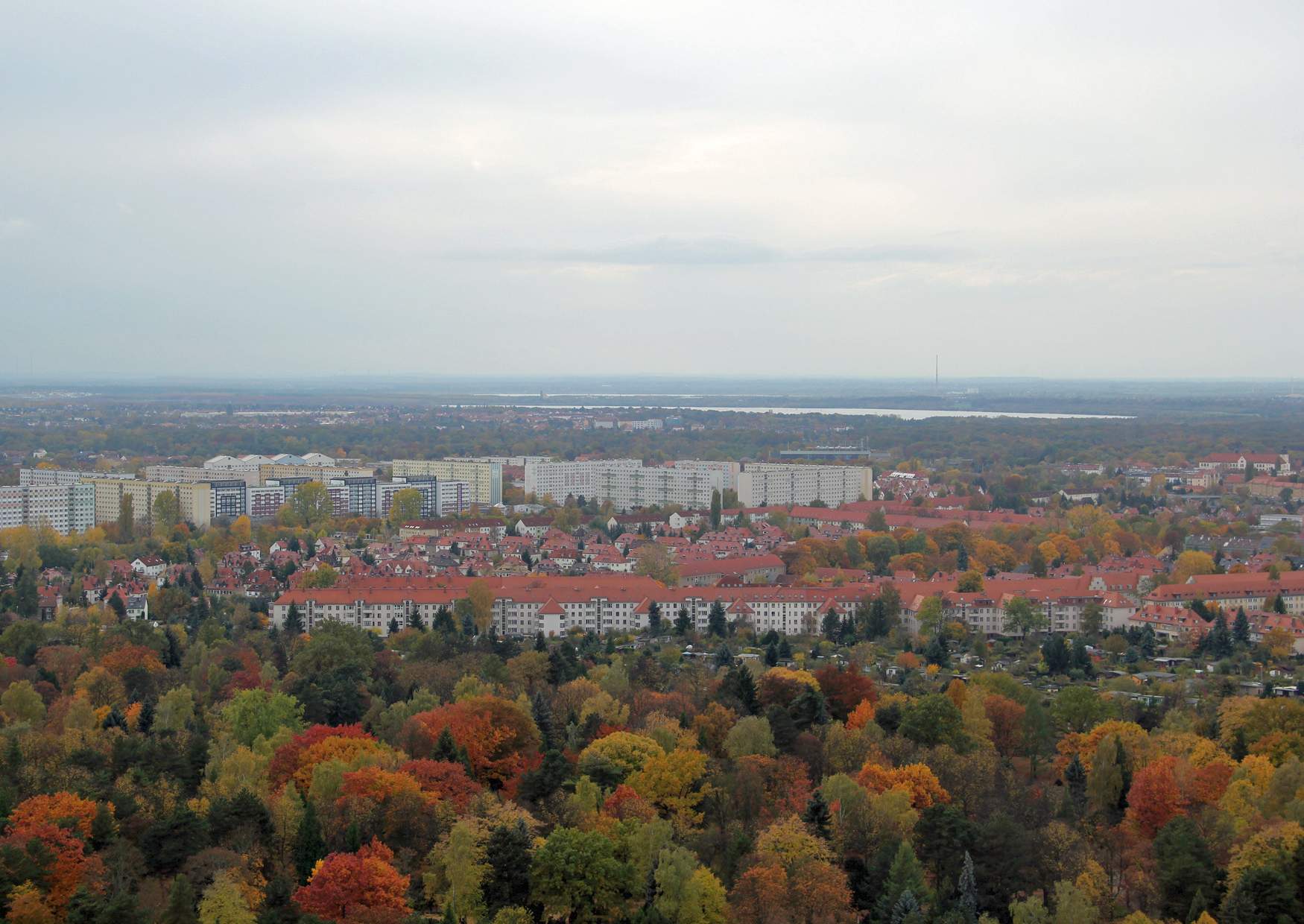 Völkerschlachtdenkmal Blick auf das Leipziger Neuseenland