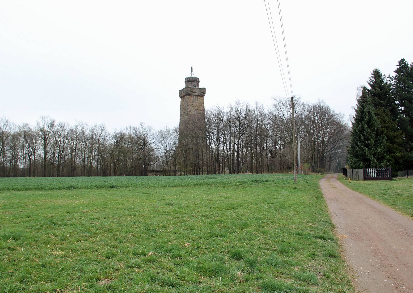 Kurzer Weg zum Bismarckturm Glauchau