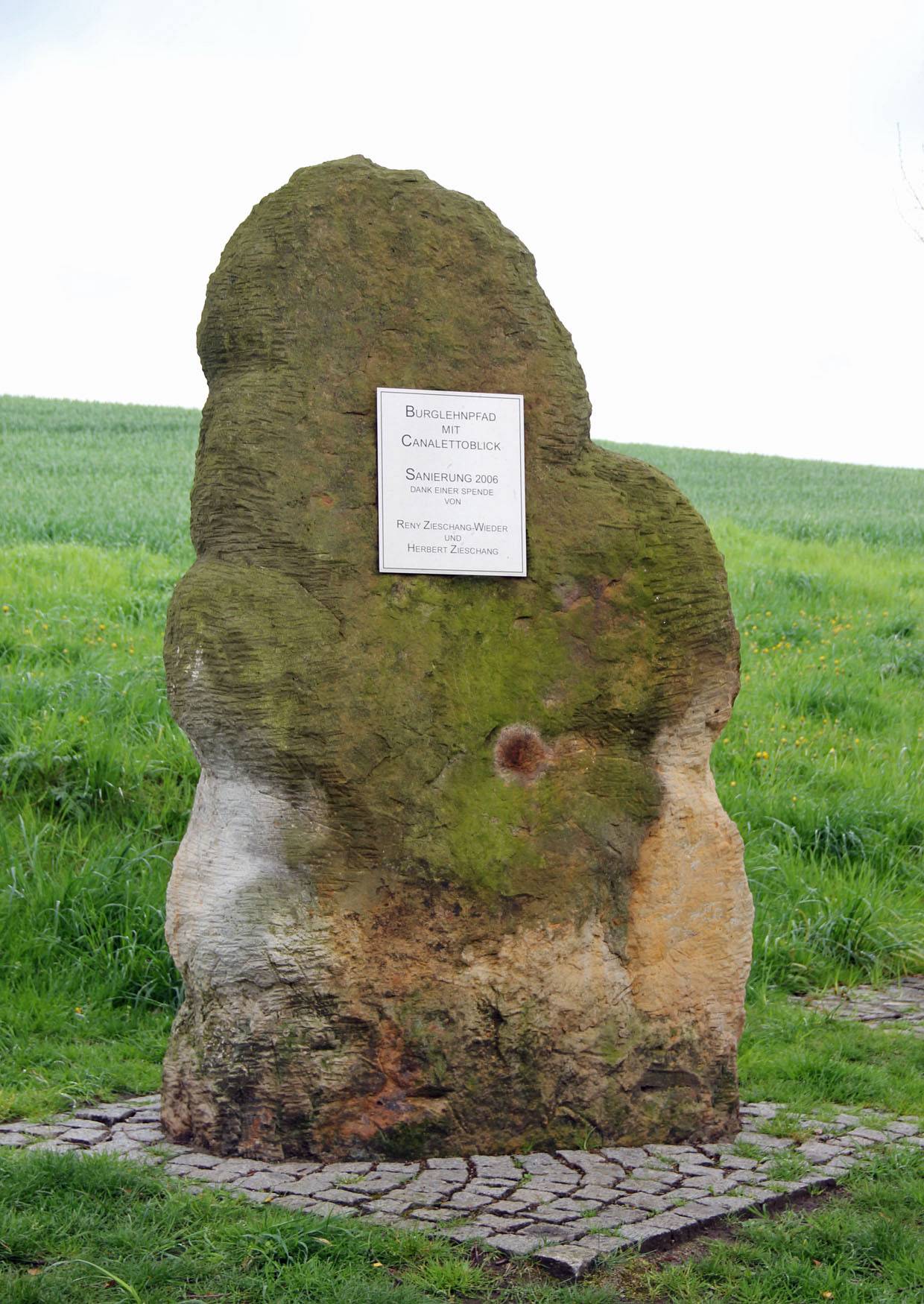 Gedenkstein Burglehnpfad mit Canalettoblick