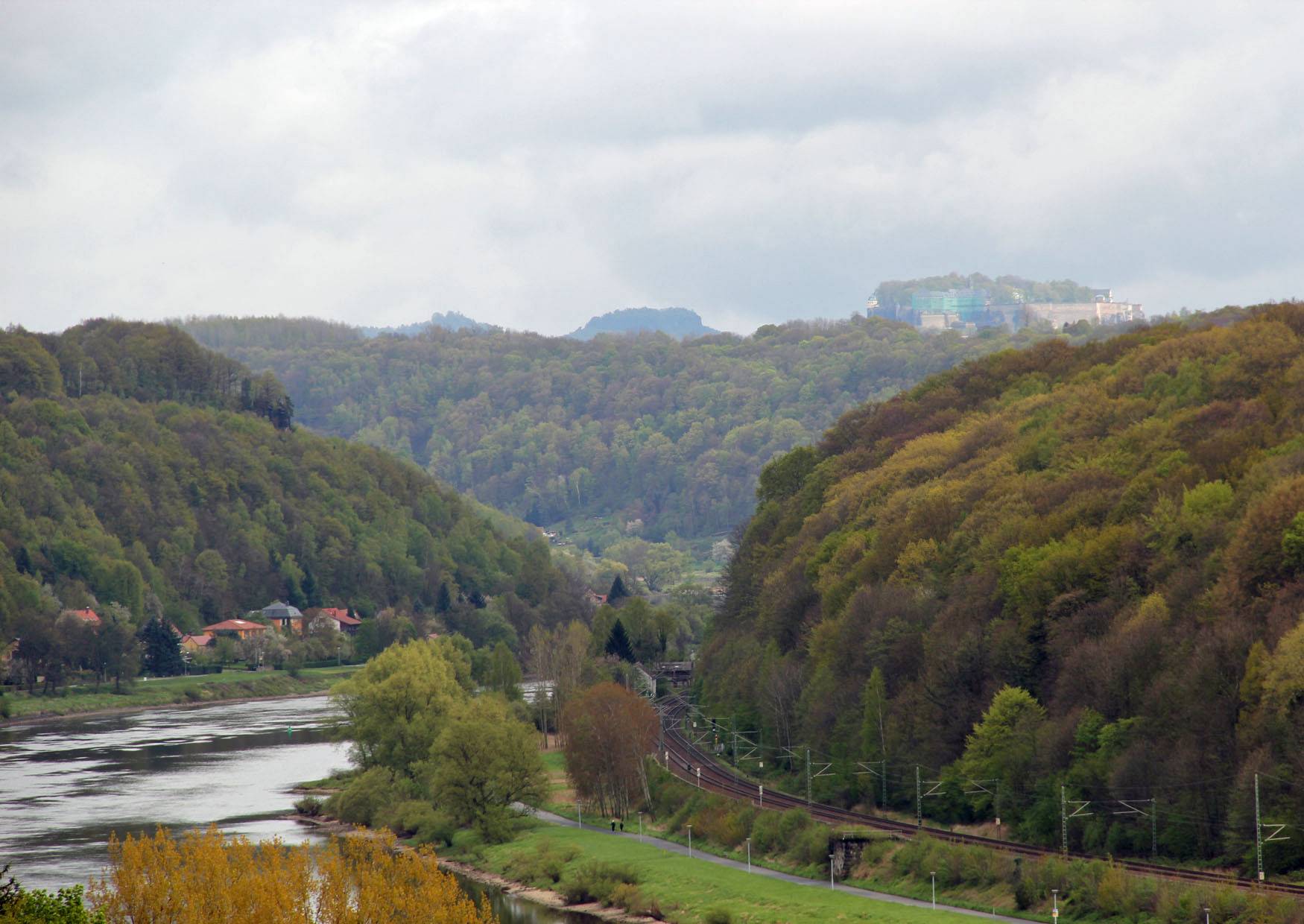 Lilienstein Festung Köenigstein Blick vom Burglehnpfad