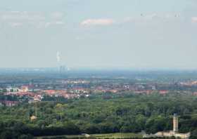 Kraftwerk Schkopau 30km grüner Turm im Industriegelände West Leipzig