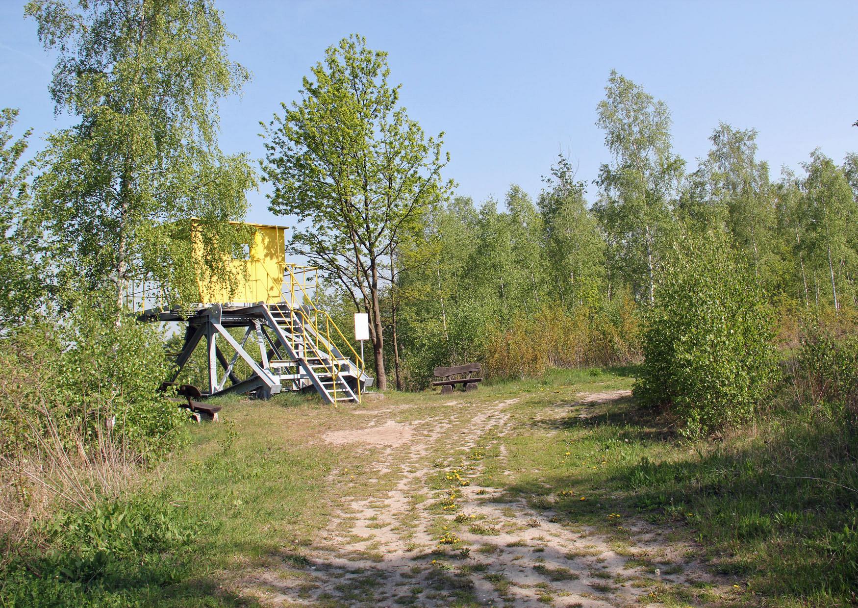 Wanderung auf der Hochhalde Trages an der Nordaussicht vorbei