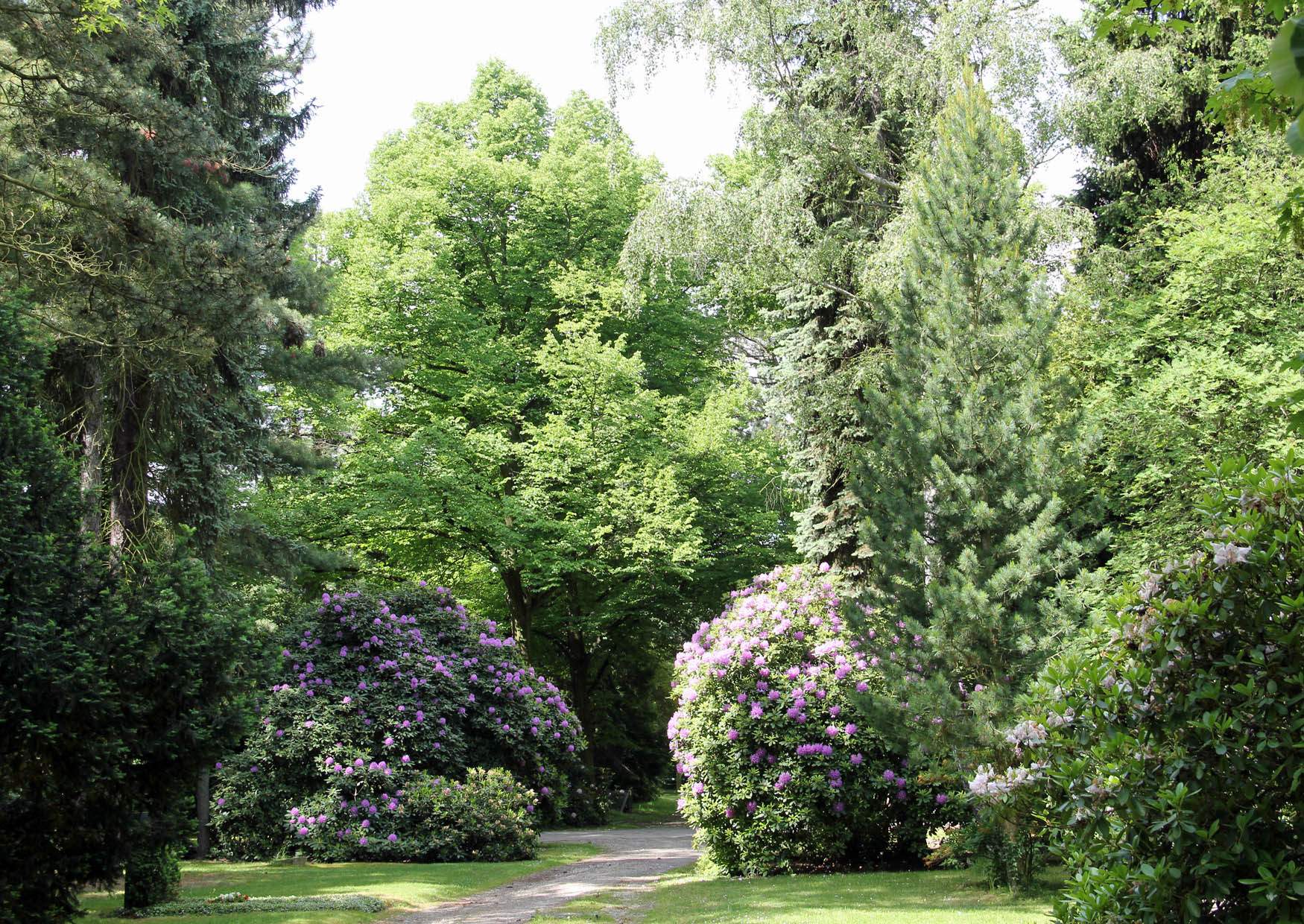 Leipziger Südfriedhof einer der größten parkähnlichen Friedhöfe Deutschlands