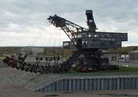 Mosquito Raupensäulenschwenkbagger in Ferropolis