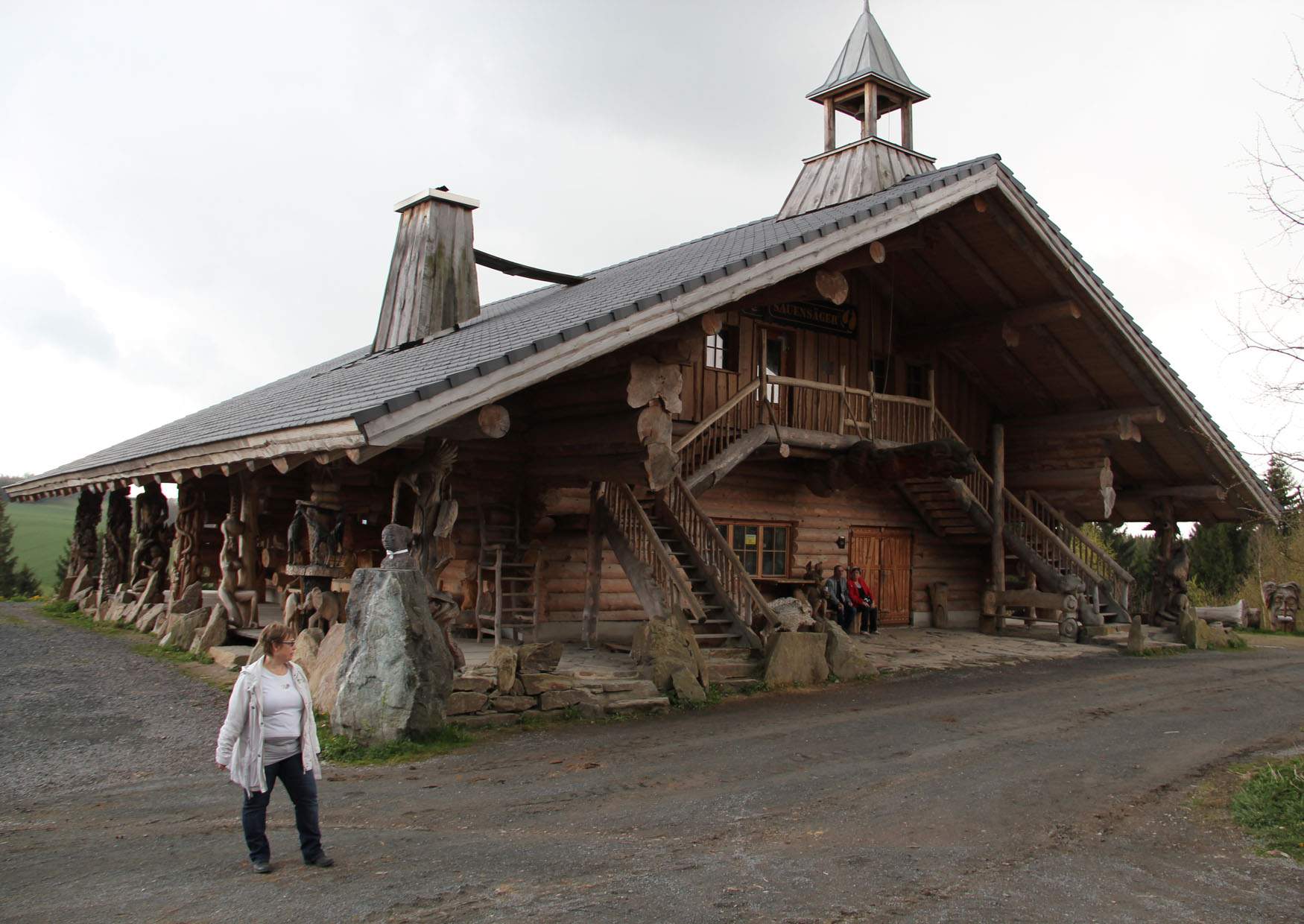 Große Hütte Blockhaus im Walderlebniszentrum