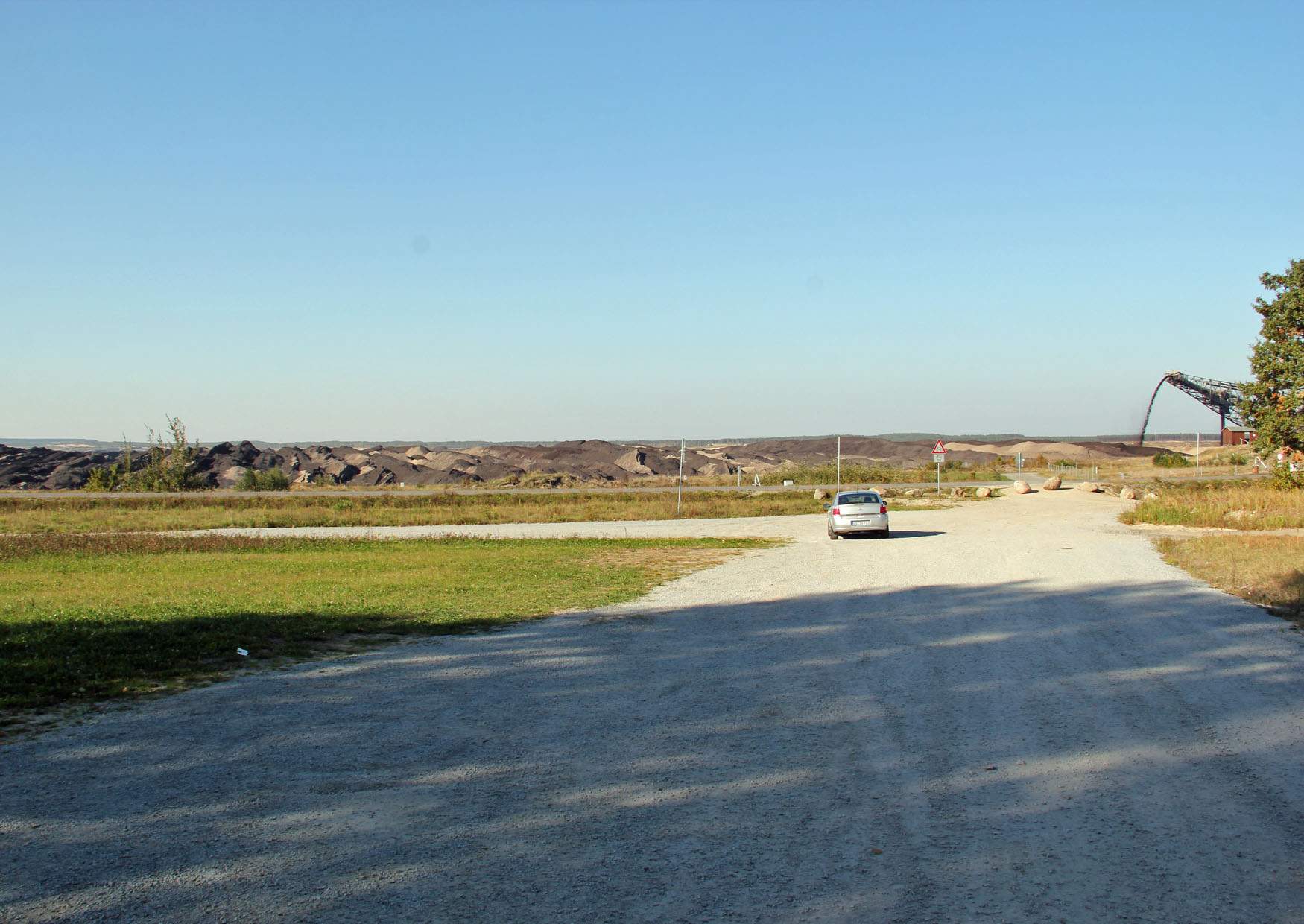 Letzte Parkmöglichkeit vor dem Aussichtspunkt Tagebau Reichwalde