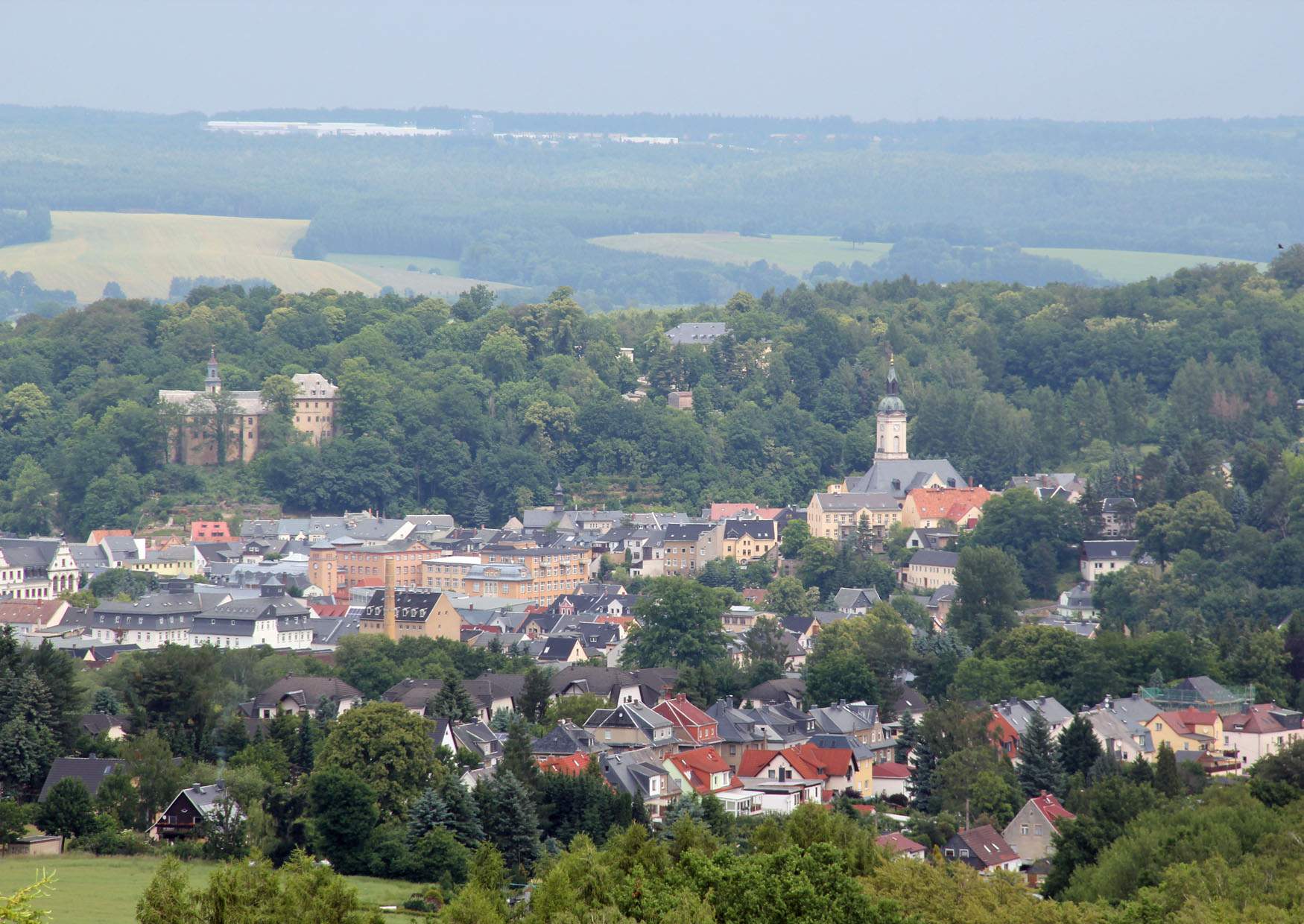 Schloss Lichtenstein und St. Laurentius Kirche